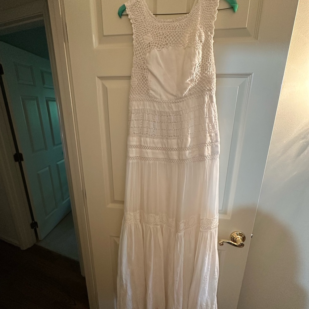 Elegant White Lace Maxi Dress